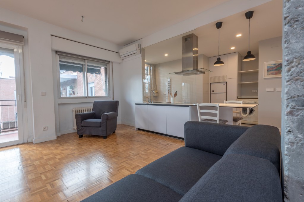 Fotógrafo inmobiliario, piso en venta en Madrid, precio de reportaje de fotografía inmobiliaria, tours 360, y planos 2d