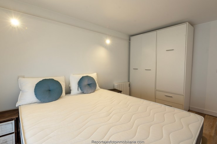 Fotografía profesional de salón con luz natural para alquiler turístico, Barrio de Salamanca – Fotógrafo inmobiliario Madrid