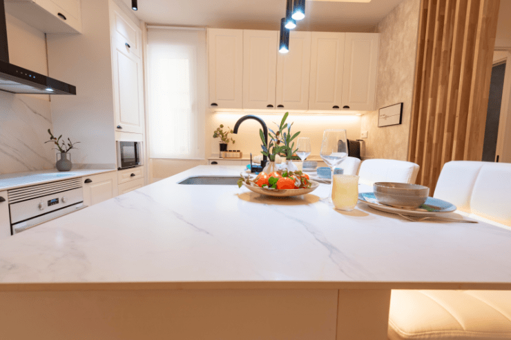 Fotografía Inmobiliaria Profesional en Palacio, Centro - Escalera y Ascensor Clásico